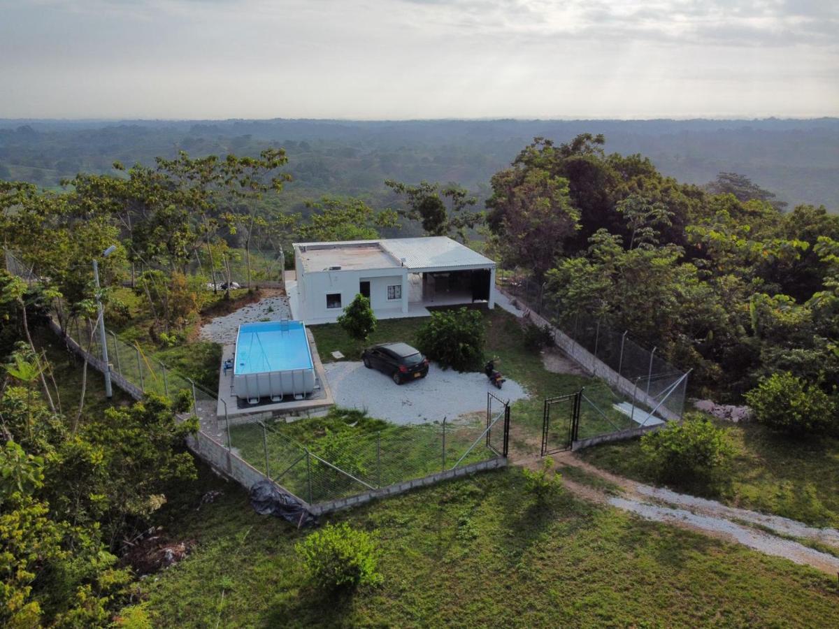Cabana Campestre Con Piscina En La Hacienda Napoles Дорадаль Экстерьер фото