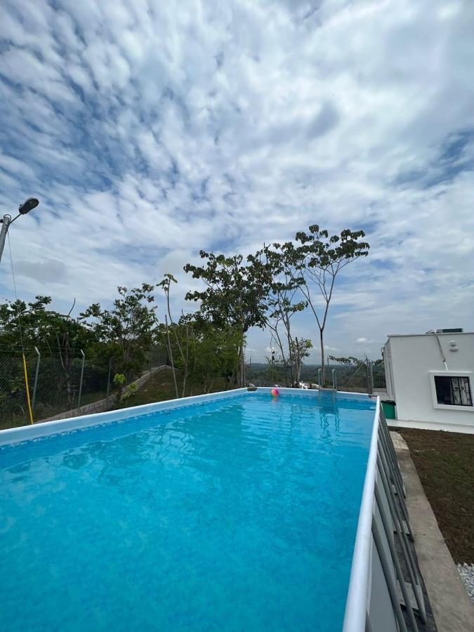 Cabana Campestre Con Piscina En La Hacienda Napoles Дорадаль Экстерьер фото